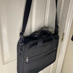 ❤️❤️ Tumi canvas & foam computer bag.